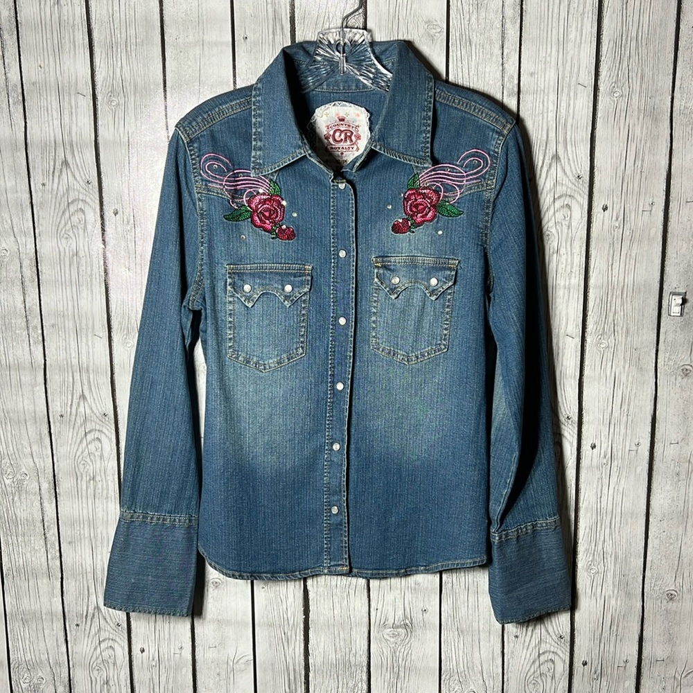 Country Royalty embroidered bull skull studded snap button front shirt size S